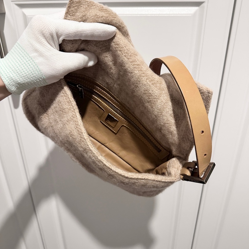 FENDI | Vintage Wool Baguette - Picture 12 of 14